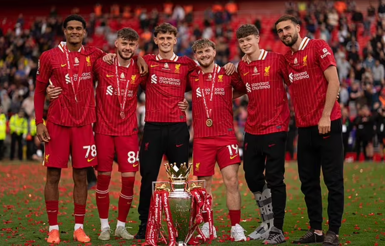 邮报：药厂在讨论将球员加入维尔茨交易，他们欣赏宽萨和埃利奥特