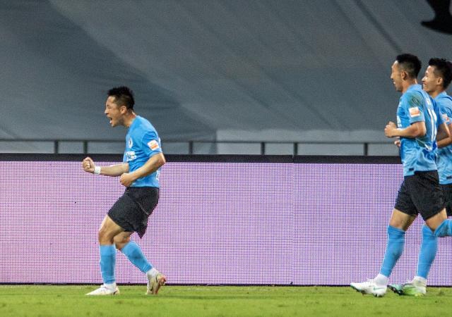 九游体育官网-【中超观察】让足球回归本身 “大连人现象”才是希望