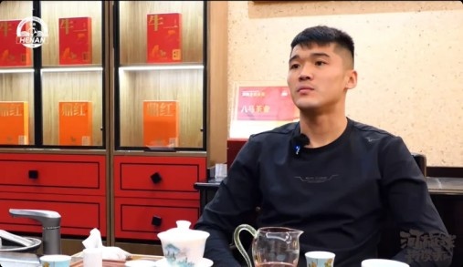 9体育-钟义浩谈战胜海港：不像外界说的爆冷，河南队现在有进攻也有防守